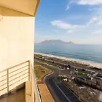 Seaside Gem Table Mountain Views