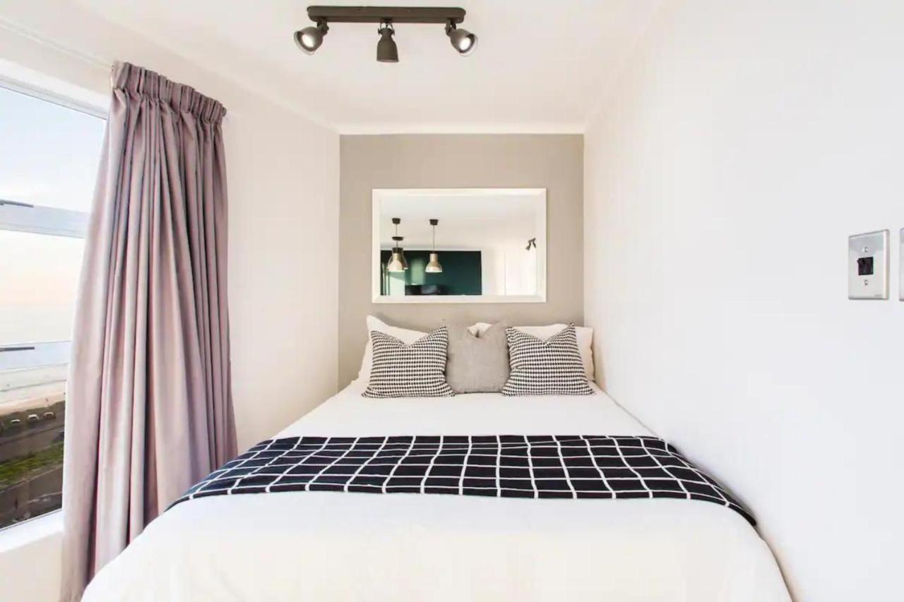 Apartment Seaside Gem Table Mountain Views
