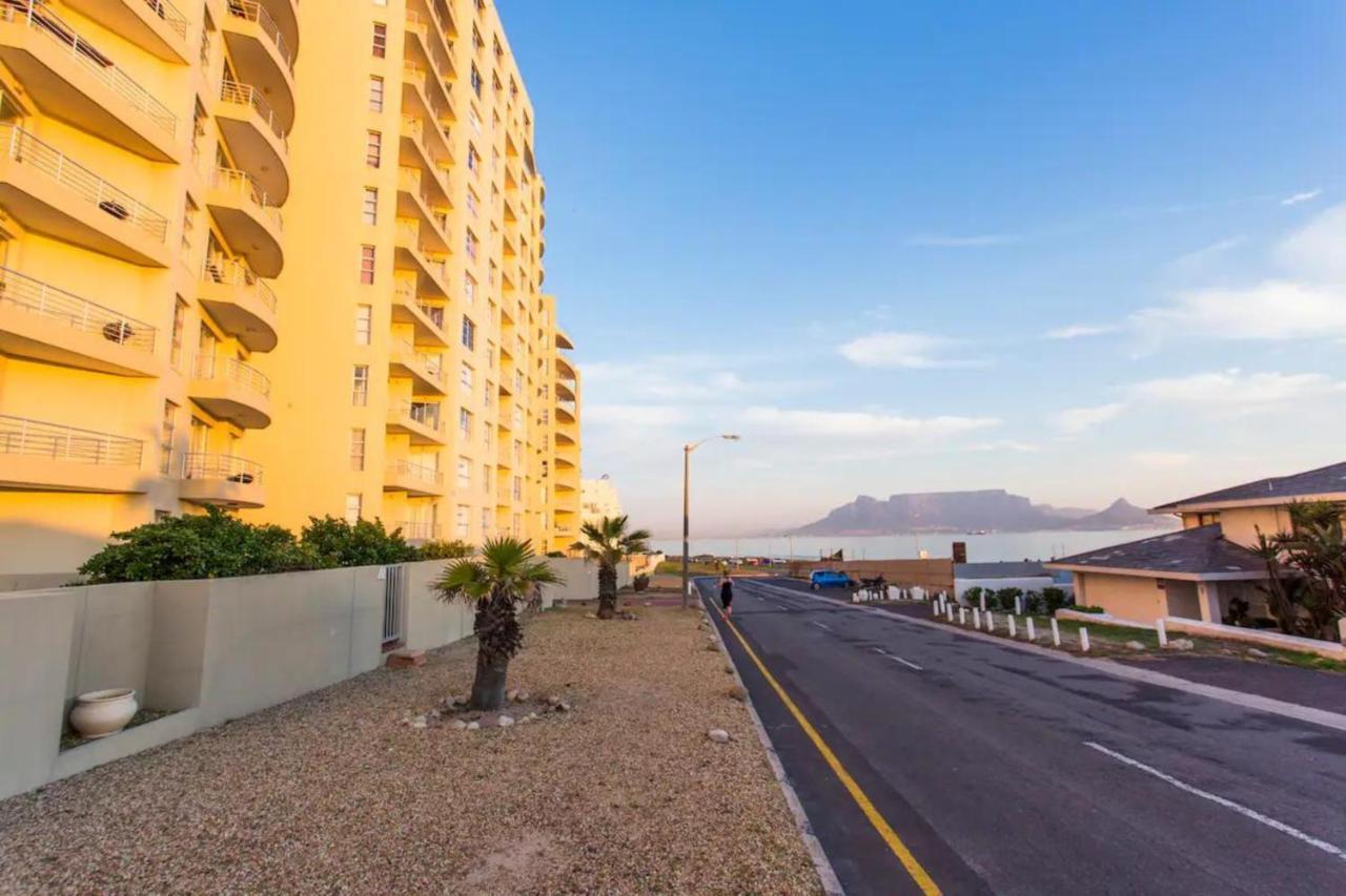 Seaside Gem Table Mountain Views *